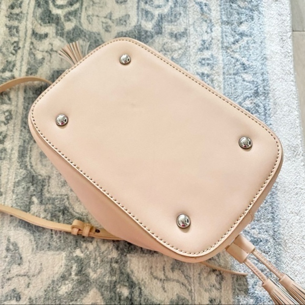 Elegant Pink Crossbody Bag - Picture 4 of 8
